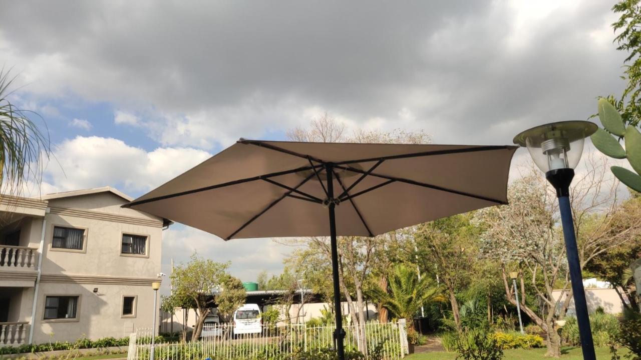 Atlantic Pearl Guest House Midrand Exterior foto